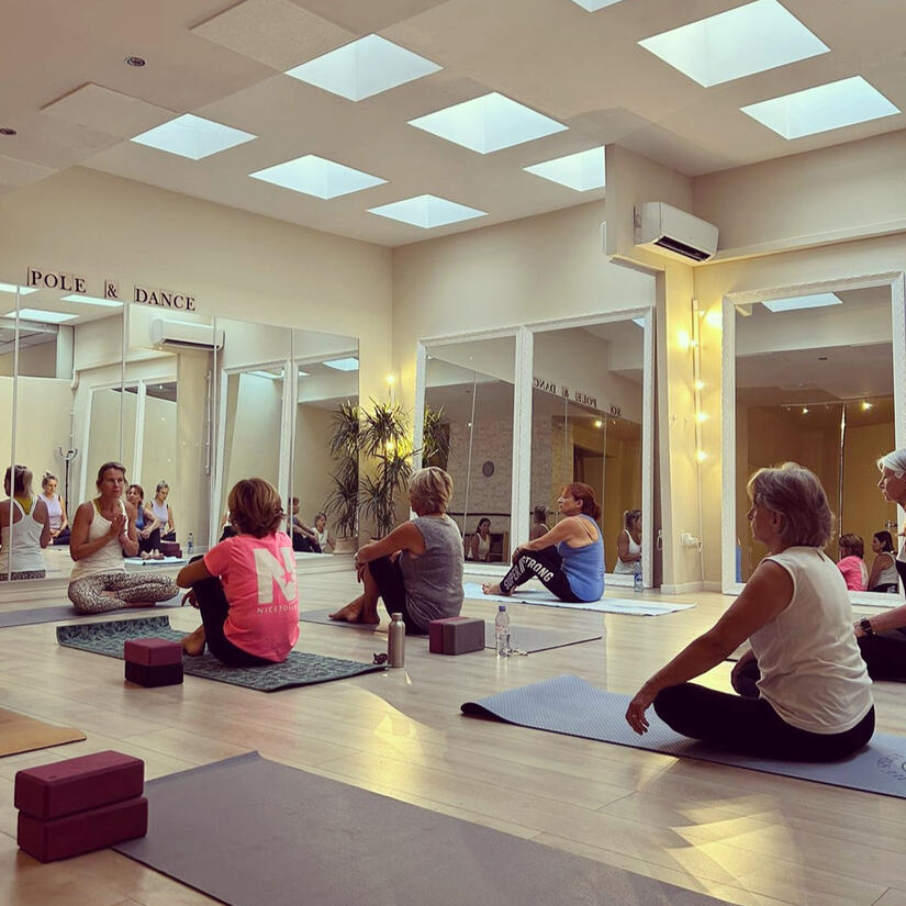 Aventurine Yoga - stages